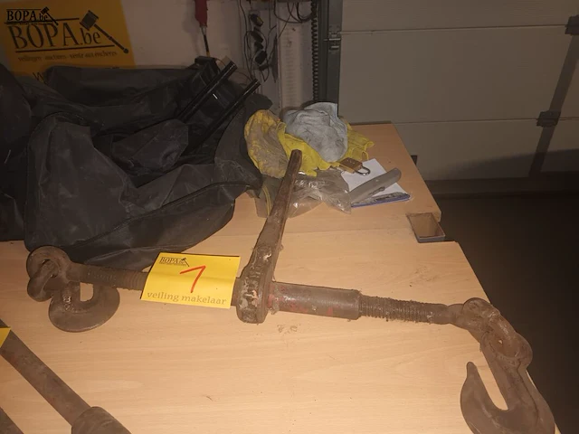 Lot 1 - hijswerktuig - afbeelding 2 van  4