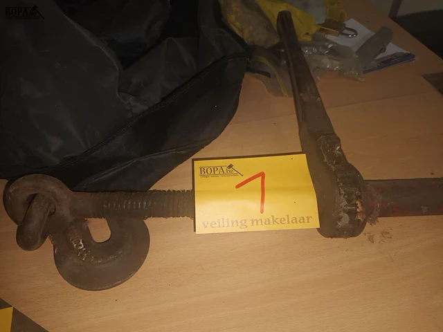 Lot 1 - hijswerktuig - afbeelding 3 van  4