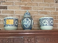 Lot 1 - hollandse delft vaas en potten
