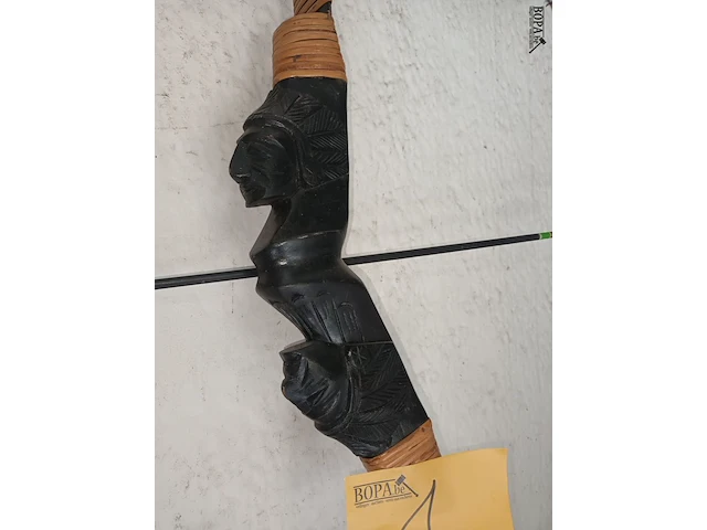Lot 1 - houten boog met pijlen - afbeelding 3 van  4