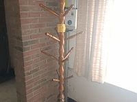 Lot 1 - houten staande kapstok - afbeelding 1 van  3