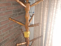Lot 1 - houten staande kapstok - afbeelding 2 van  3