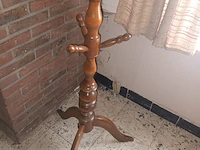 Lot 1 - houten staande kapstok - afbeelding 3 van  3