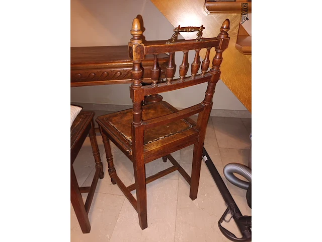 Lot 1 - mechelse tafel en stoelen - afbeelding 2 van  4