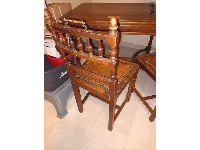 Lot 1 - mechelse tafel en stoelen - afbeelding 4 van  4