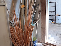 Lot 1 - metalen profielen en stokken - afbeelding 1 van  4