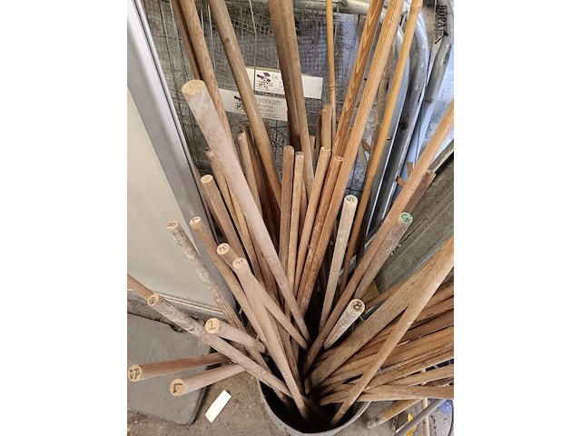 Lot 1 - metalen profielen en stokken - afbeelding 2 van  4