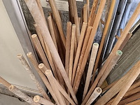 Lot 1 - metalen profielen en stokken - afbeelding 2 van  4