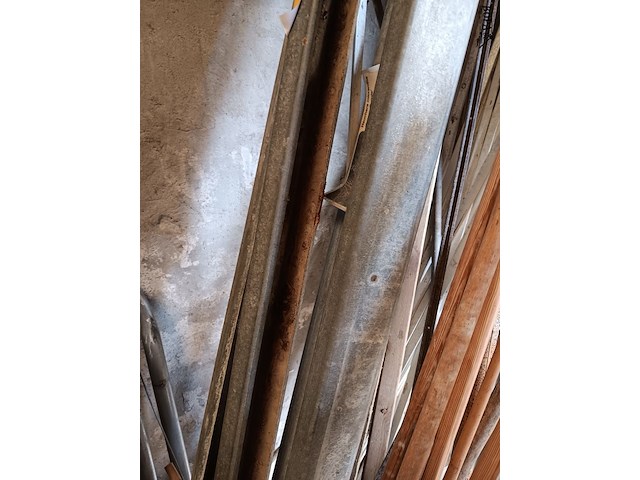Lot 1 - metalen profielen en stokken - afbeelding 4 van  4