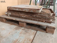 Lot 1 - metalen putdeksels. 5 stuks - afbeelding 4 van  4