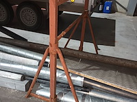 Lot 1 - metalen schragen. 2 stuks - afbeelding 2 van  3