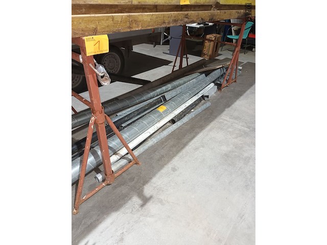 Lot 1 - metalen schragen. 2 stuks - afbeelding 3 van  3