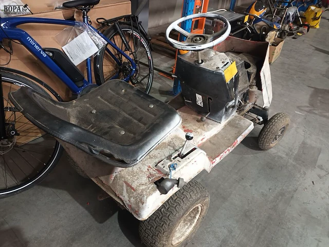 Lot 1 - mini tractor - afbeelding 2 van  6