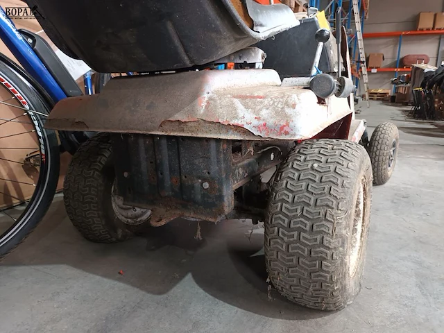 Lot 1 - mini tractor - afbeelding 6 van  6