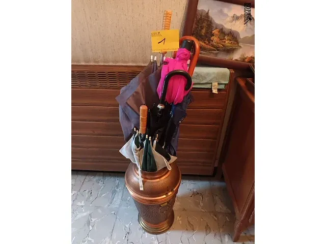 Lot 1 - paraplubak met 5 paraplu’s - afbeelding 1 van  3