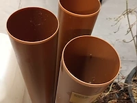 Lot 1 - pvc buizen en bidons. 5 stuks - afbeelding 3 van  3