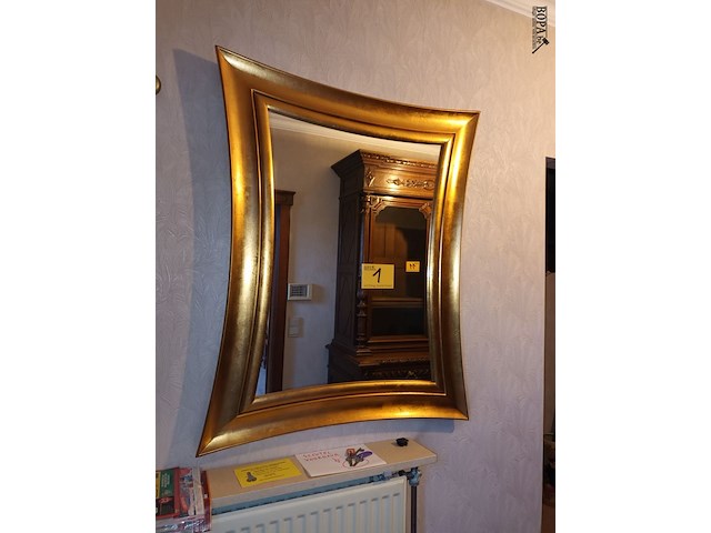 Lot 1 - spiegel in vergulde lijst - afbeelding 1 van  3