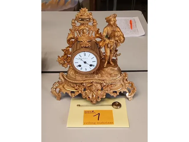 Lot 1 - vergulde mantelklok - afbeelding 1 van  5