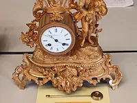 Lot 1 - vergulde mantelklok