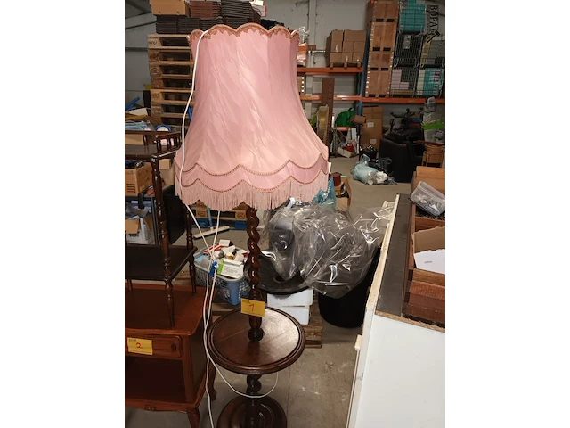 Lot 1 - vintage vloerlamp - afbeelding 2 van  3