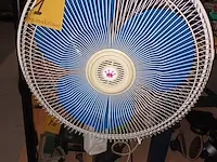 Lot 1 - vloerlamp en ventilator - afbeelding 3 van  3