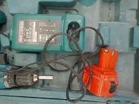 Lot 10 - accu schroefmachine makita - afbeelding 4 van  5