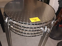 Lot 10 - aluminium ronde tafel. 5 stuks - afbeelding 1 van  3
