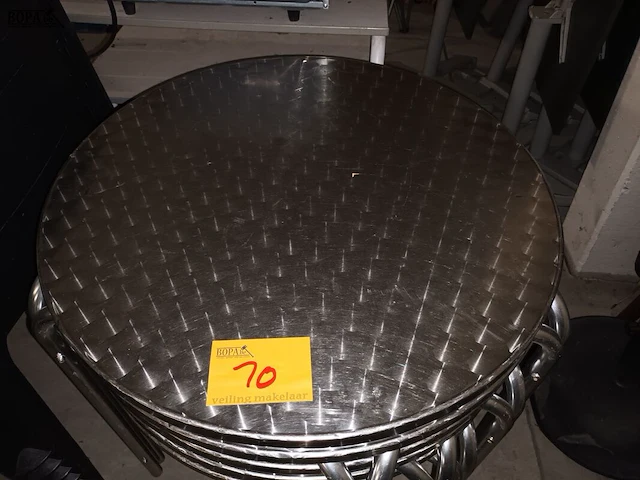 Lot 10 - aluminium ronde tafel. 5 stuks - afbeelding 3 van  3