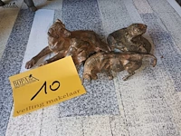 Lot 10 - bronzen beeldjes pierre chenet. 3 stuks
