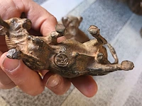 Lot 10 - bronzen beeldjes pierre chenet. 3 stuks - afbeelding 7 van  8