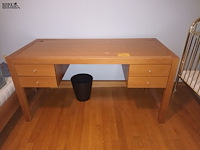 Lot 10 - bureau - afbeelding 2 van  3