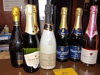 Lot 10 - cava brut - 8 flessen - afbeelding 1 van  2