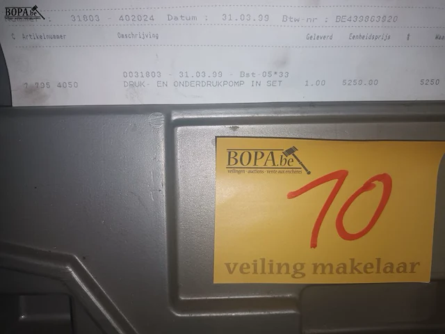 Lot 10 - druk- en onderdrukpomp - afbeelding 3 van  3