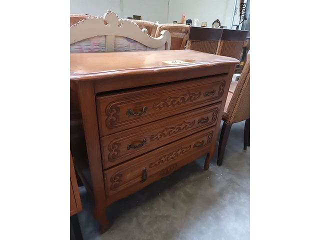 Lot 10 - houten ladekast - afbeelding 2 van  4