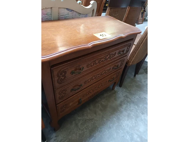 Lot 10 - houten ladekast - afbeelding 3 van  4