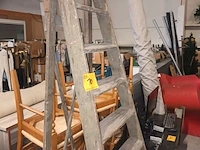 Lot 10 - houten trapladder - afbeelding 2 van  3