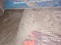Lot 10 - kalkcement en watervaste pleister. 12 stuks - afbeelding 3 van  3
