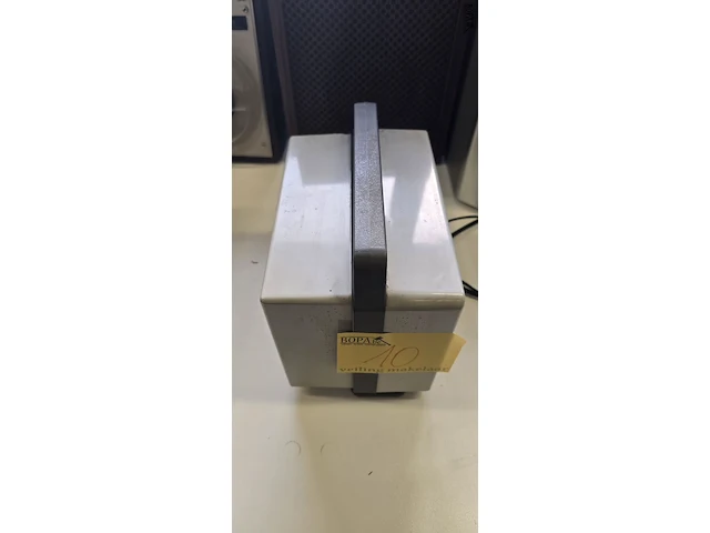 Lot 10 - kodak instanmatic m 66 filmprojector - afbeelding 1 van  5