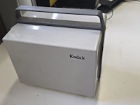 Lot 10 - kodak instanmatic m 66 filmprojector - afbeelding 2 van  5