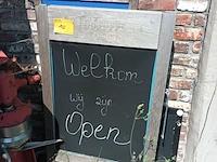 Lot 10 - krijtbord en stoepborden. 3 stuks - afbeelding 1 van  3
