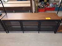 Lot 10 - lage kast industrial look - afbeelding 1 van  5