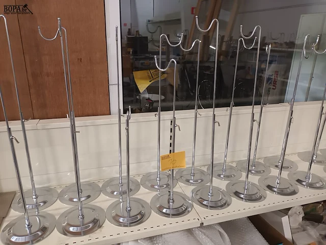 Lot 10 - metalen display statief. 16 stuks - afbeelding 1 van  4