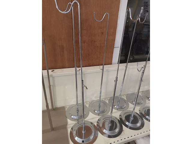Lot 10 - metalen display statief. 16 stuks - afbeelding 2 van  4