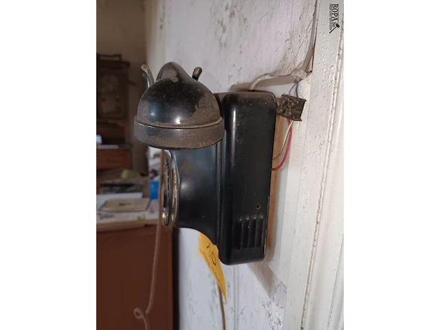 Lot 10 - oude telefoon - afbeelding 2 van  2