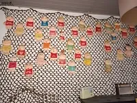 Lot 10 - popjes met spreuk. 37 stuks - afbeelding 1 van  4