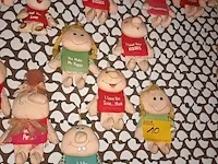 Lot 10 - popjes met spreuk. 37 stuks - afbeelding 3 van  4