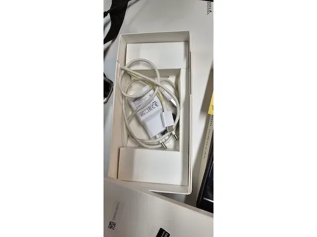 Lot 10 - smartphone samsung a9 - afbeelding 3 van  6