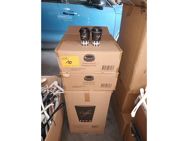 Lot 10 - wegwerp koffiebekers met deksels - afbeelding 1 van  4