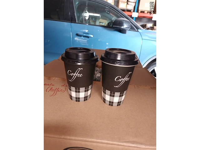 Lot 10 - wegwerp koffiebekers met deksels - afbeelding 4 van  4
