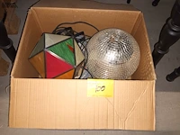 Lot 100 - discobal, kabels en plafondlamp - afbeelding 1 van  5